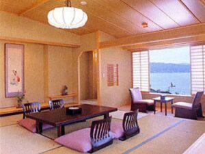 信州・上諏訪温泉 琥珀色の自家源泉を持つ宿「ホテル鷺乃湯」 写真